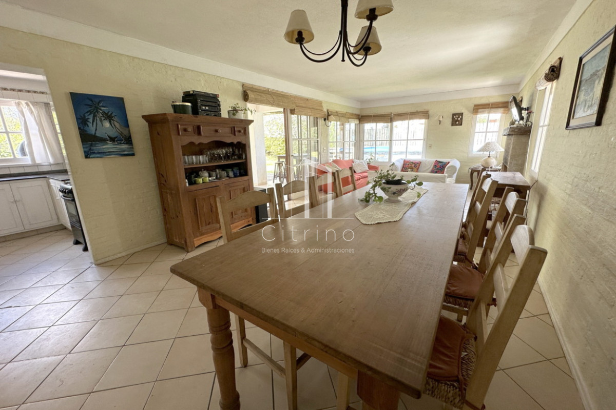 Casa ID.84 - Casa en alquiler 4 dormitorios con piscina en La Barra