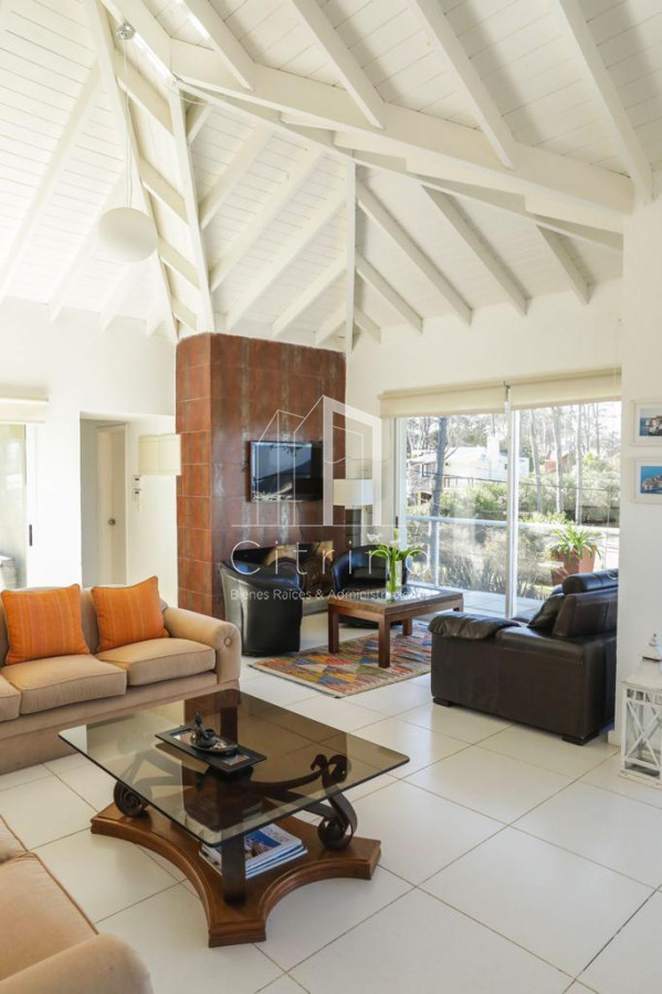 Casa ID.198 - Casa en Montoya 5 dormitorios en venta