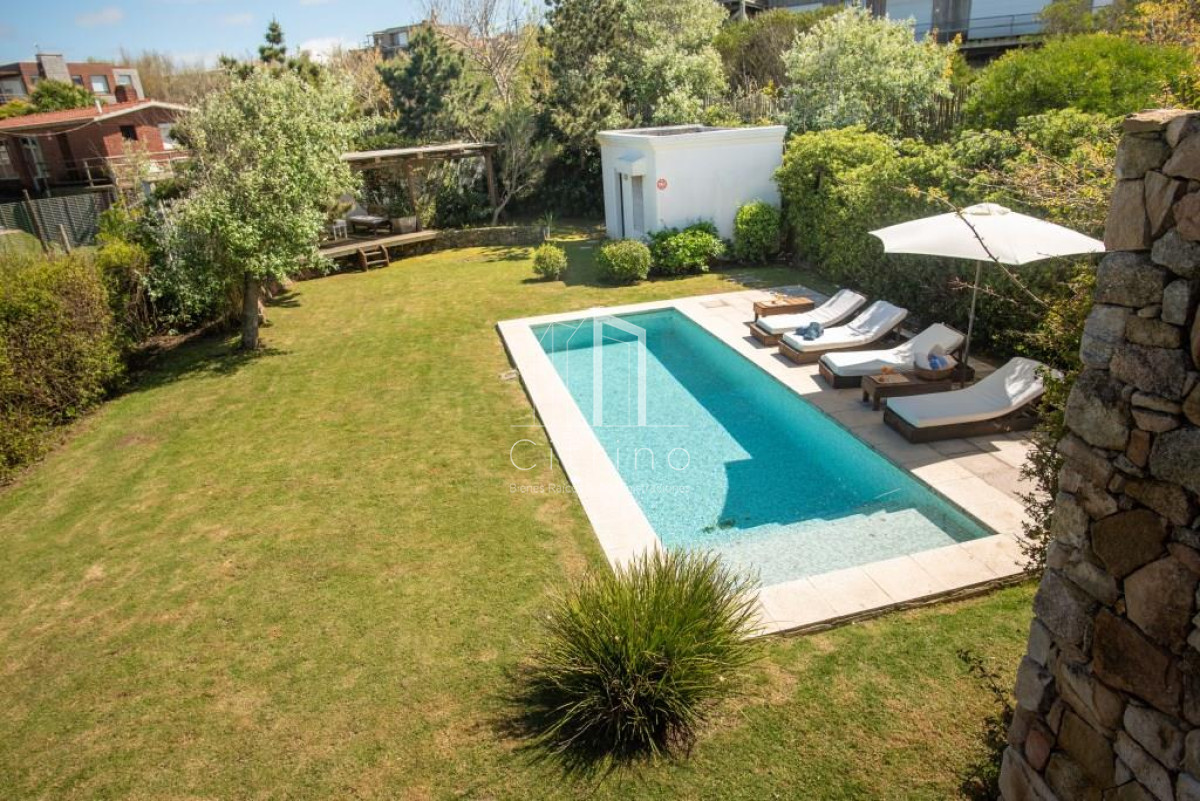 Casa ID.263 - Casa en venta 4 dormitorios