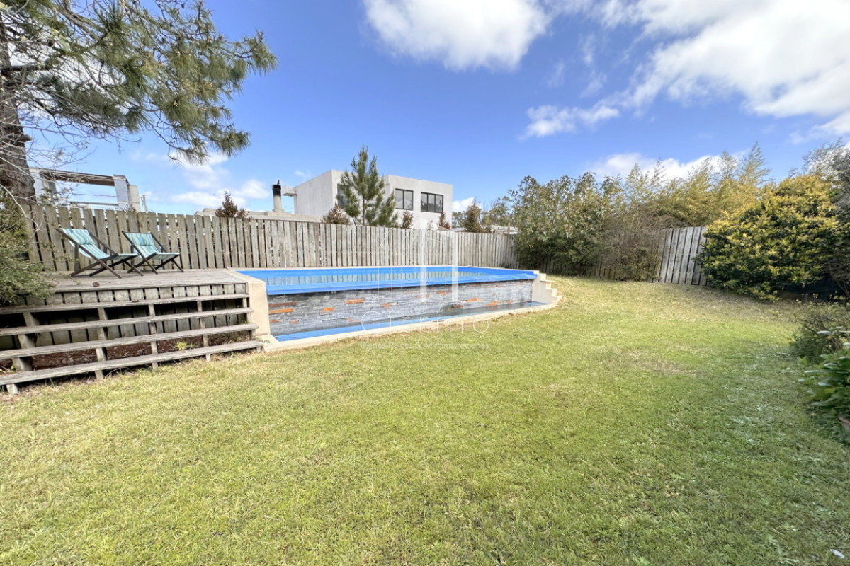 Casa ID.84 - Casa en alquiler 4 dormitorios con piscina en La Barra