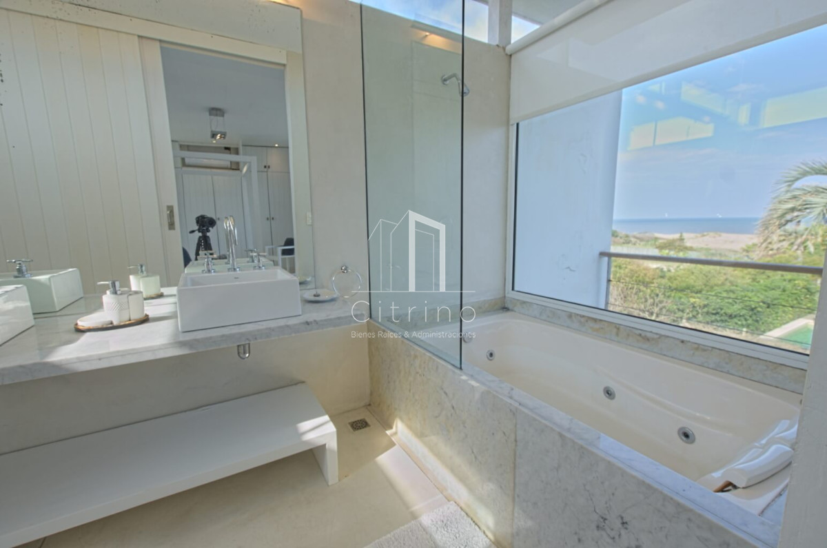 Casa ID.254 - Casa en venta - Punta Piedras