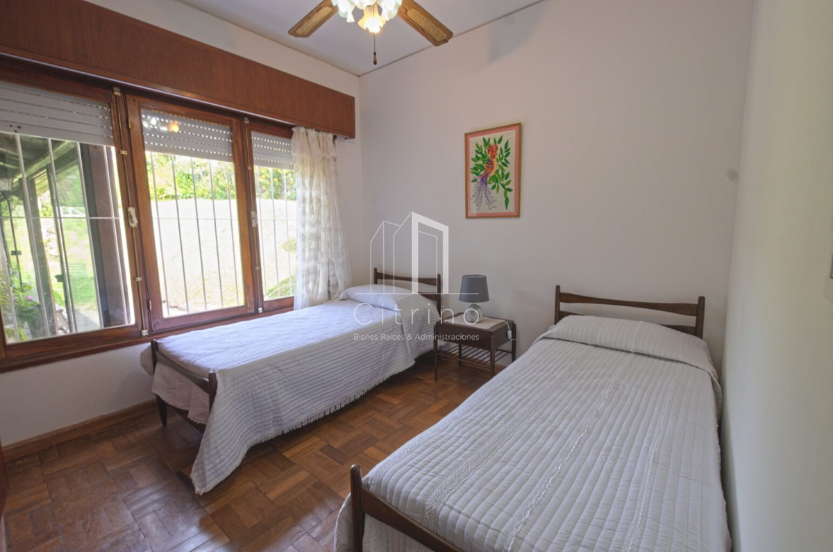 Casa ID.257 - Casa en alquiler Punta del Este playa Mansa, 2 dormitorios y parrillero