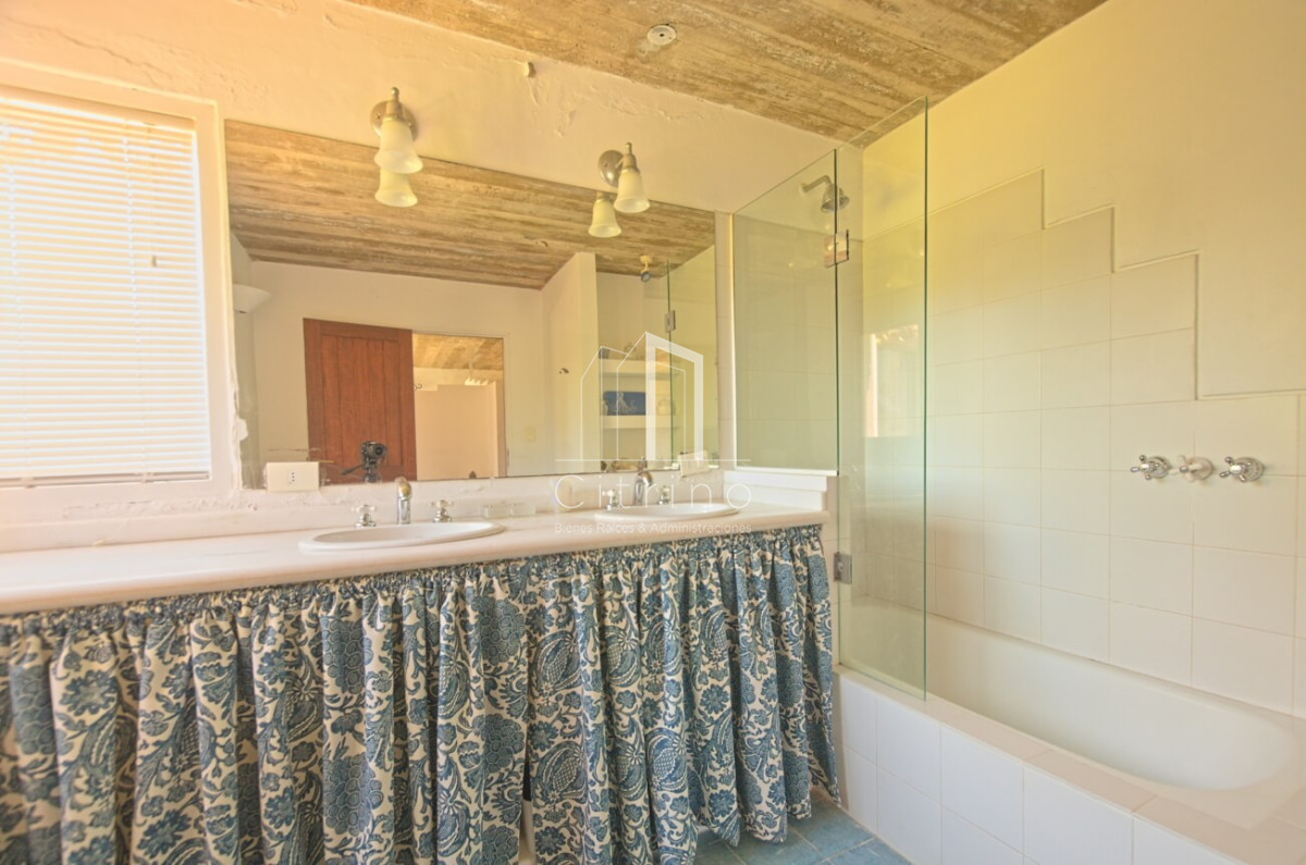 Casa ID.450 - Casa de 3 dormitorios en alquiler en La Barra 