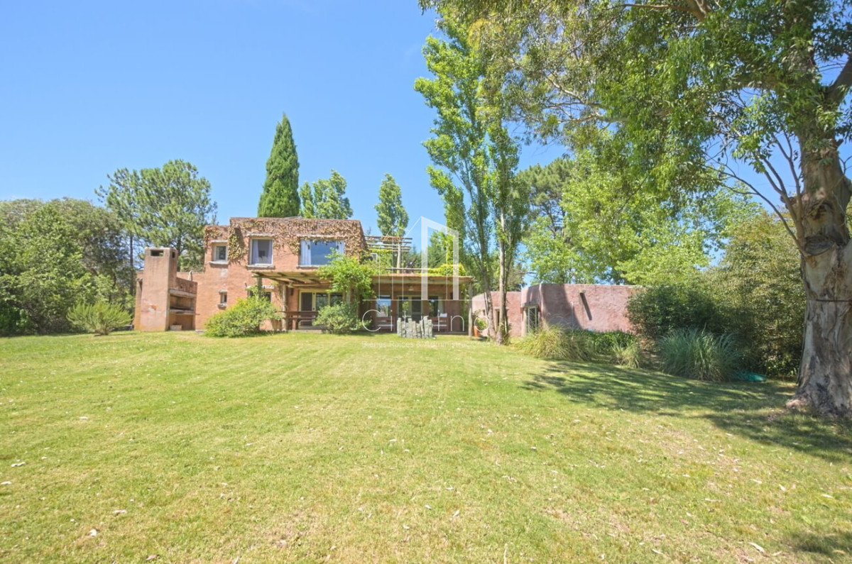 Casa ID.450 - Casa de 3 dormitorios en alquiler en La Barra 