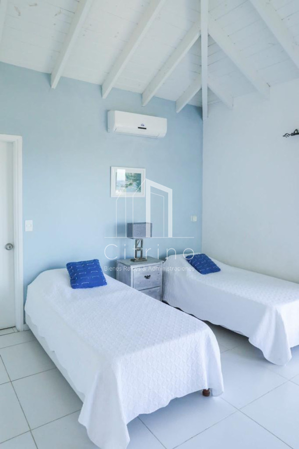 Casa ID.198 - Casa en Montoya 5 dormitorios en venta