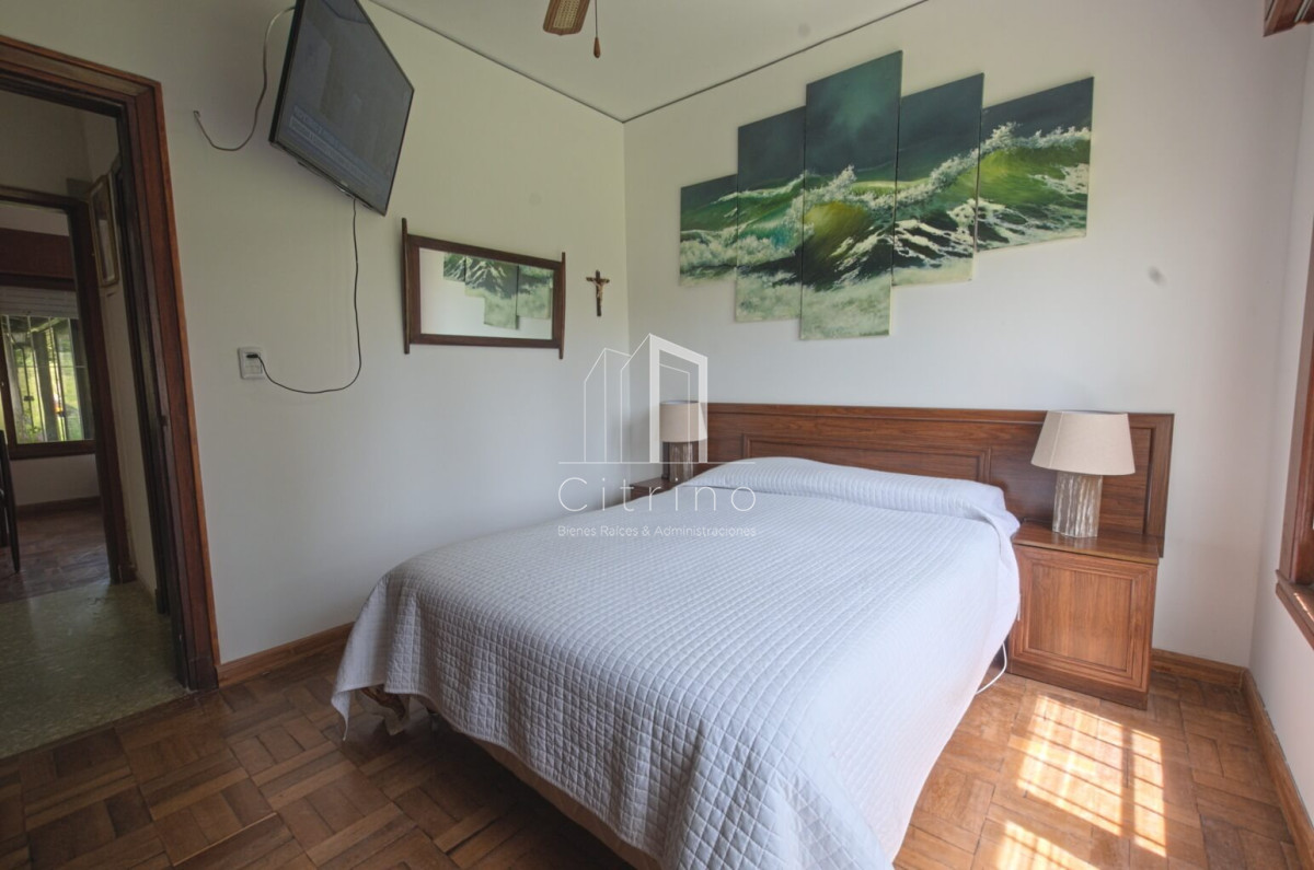 Casa ID.257 - Casa en alquiler Punta del Este playa Mansa, 2 dormitorios y parrillero