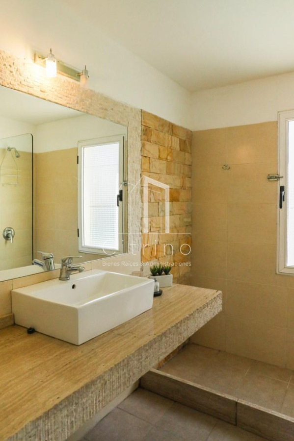 Casa ID.198 - Casa en Montoya 5 dormitorios en venta