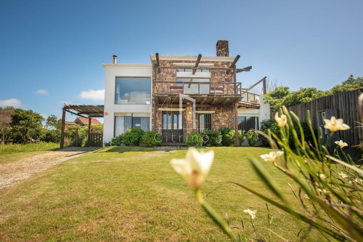 Casa ID.263 - Casa en venta 4 dormitorios