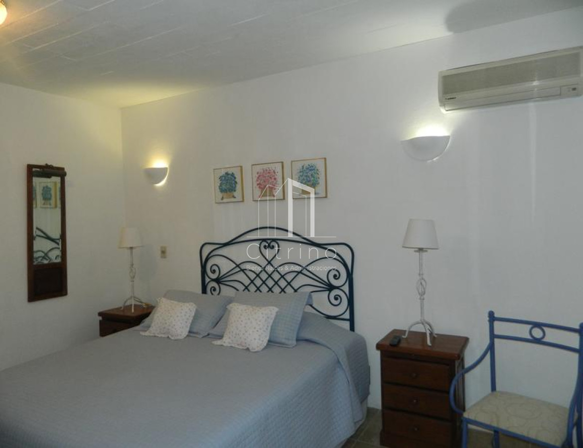 Casa ID.967 - Casa en alquiler de 2 dormitorios 