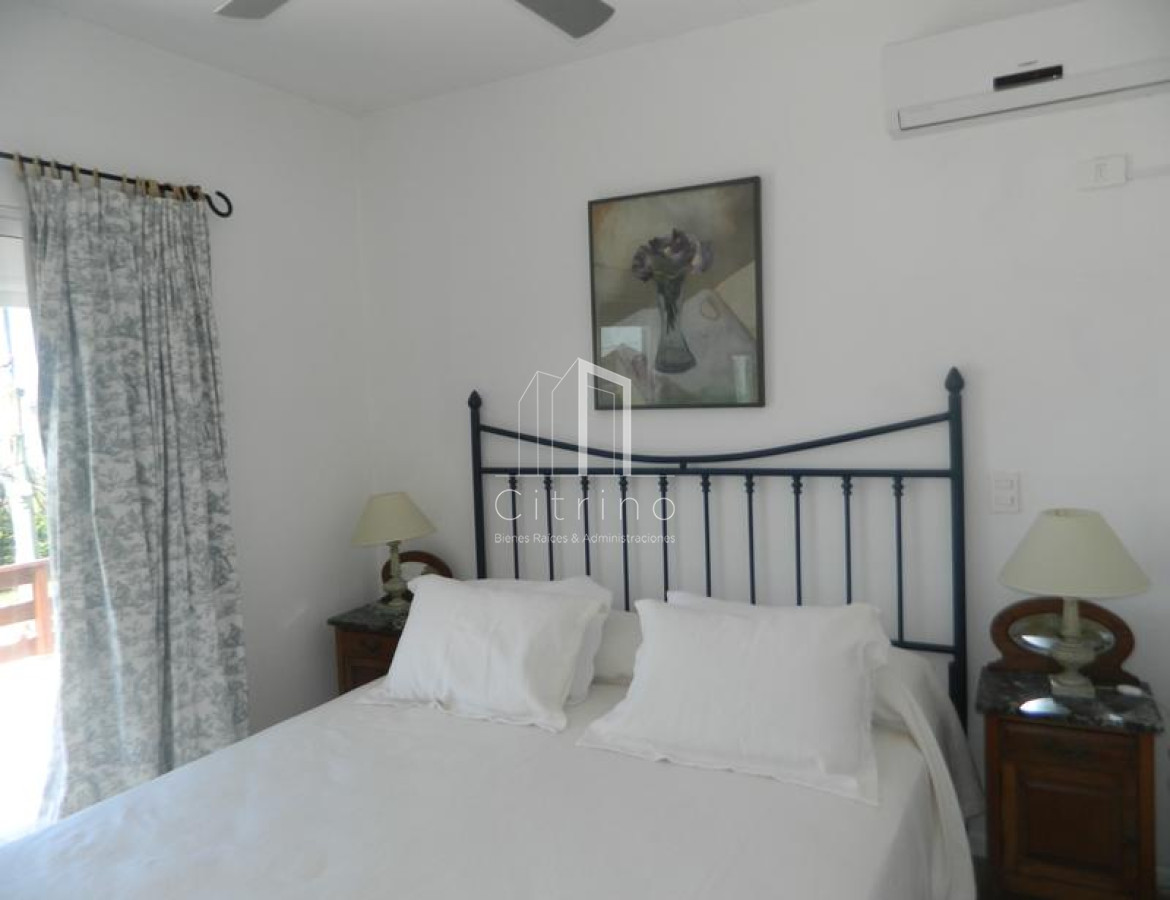 Casa ID.965 - Casa 4 dormitorios en alquiler La Barra