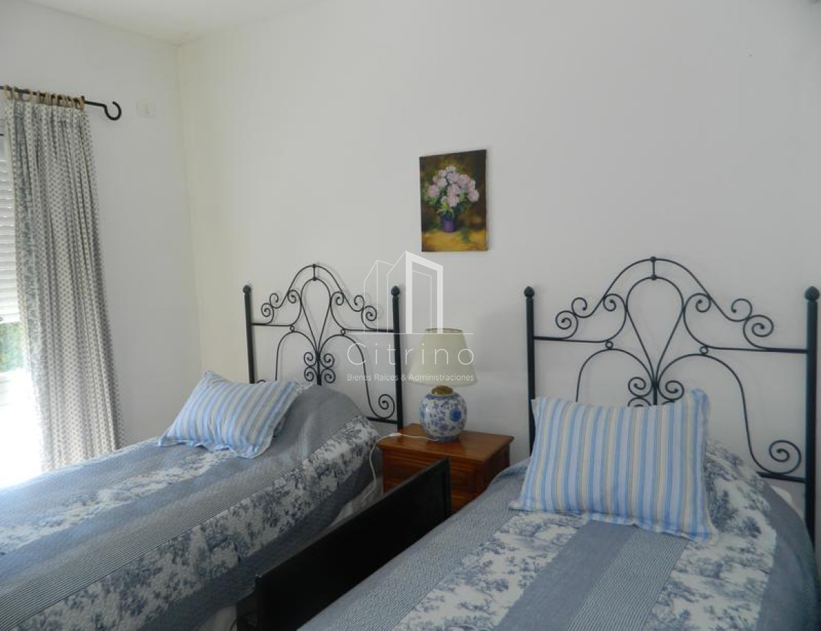 Casa ID.965 - Casa 4 dormitorios en alquiler La Barra