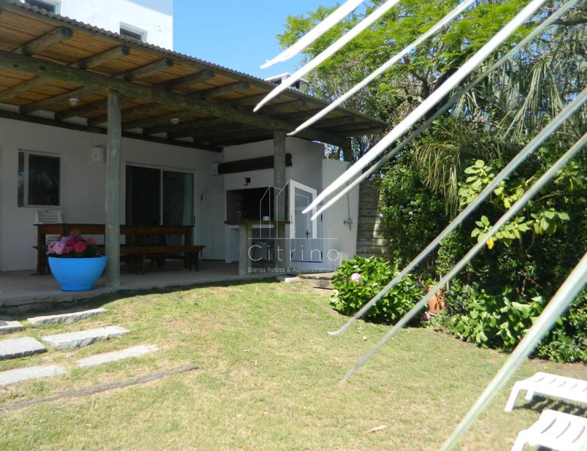 Casa ID.965 - Casa 4 dormitorios en alquiler La Barra