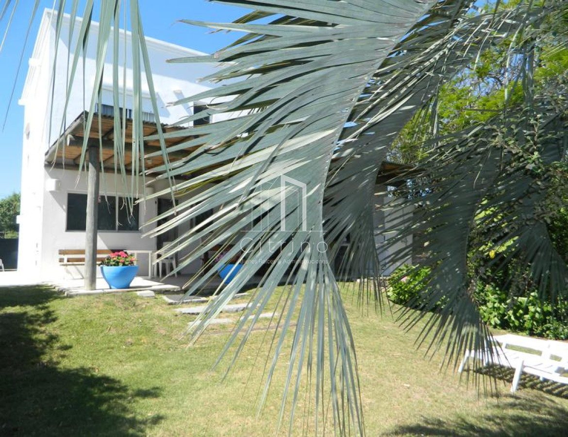 Casa ID.965 - Casa 4 dormitorios en alquiler La Barra