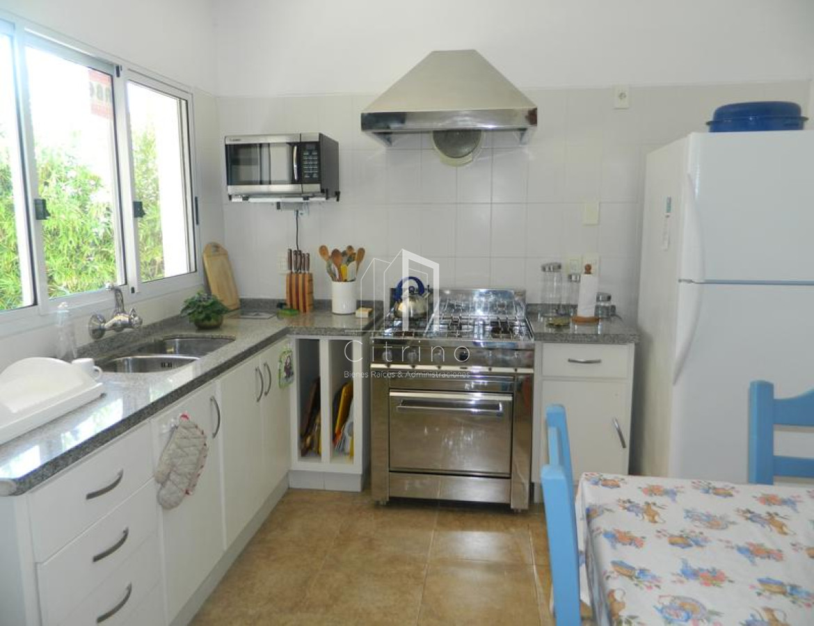 Casa ID.965 - Casa 4 dormitorios en alquiler La Barra