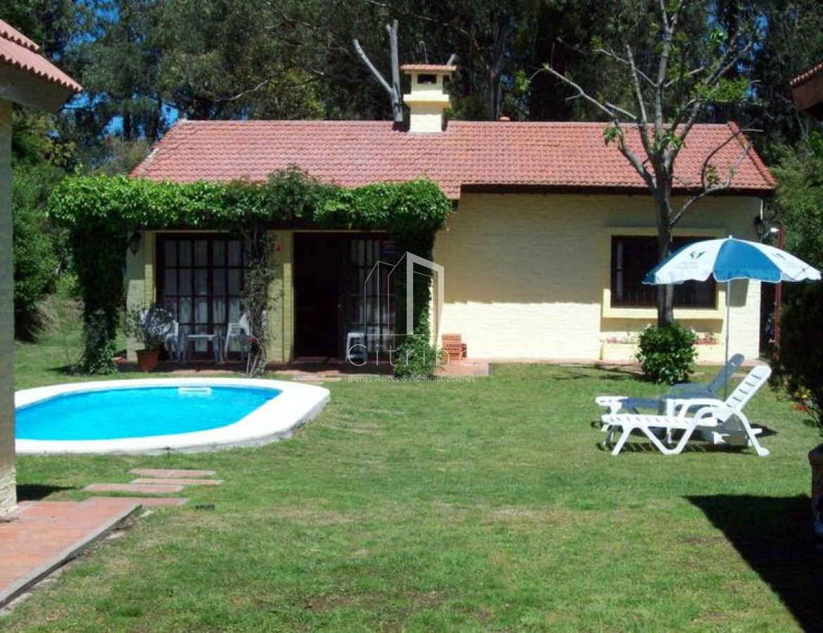 Casa ID.261 - Casa en venta - Playa Mansa - 4 dormitorios - piscina climatizada