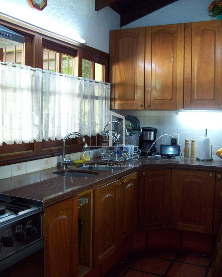 Casa ID.261 - Casa en venta - Playa Mansa - 4 dormitorios - piscina climatizada