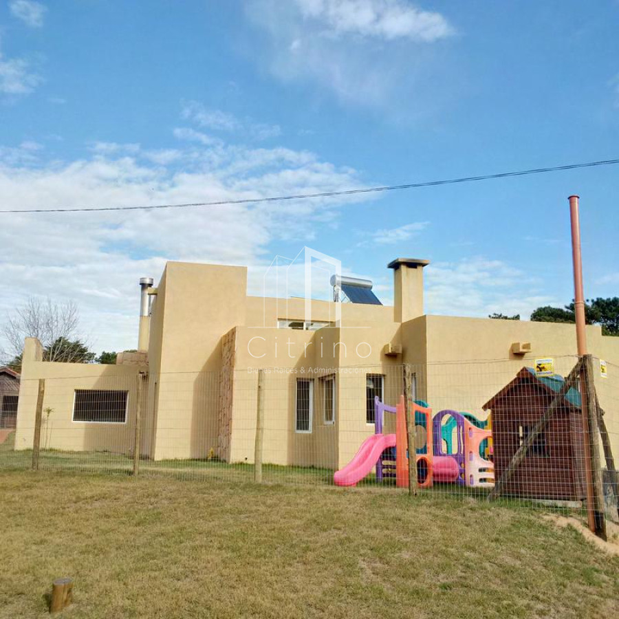 Casa ID.264 - Casa 3 dormitorios en alquiler Playa Mansa