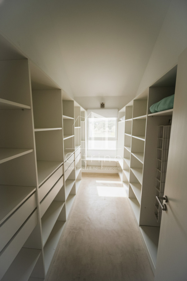 Casa ID.995 - Casa de 5 dormitorios en barrio privado Pinar del Faro