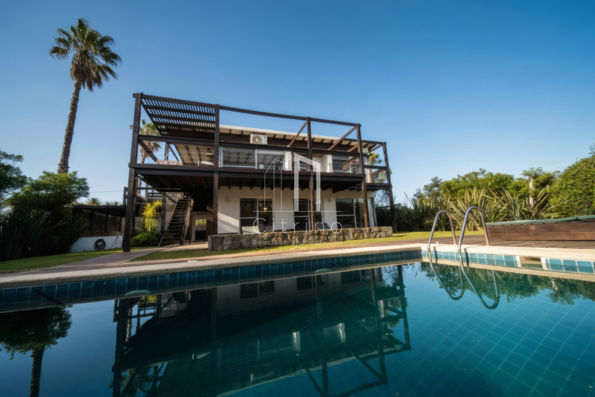 Casa ID.996 - Casa en venta - Punta Piedras