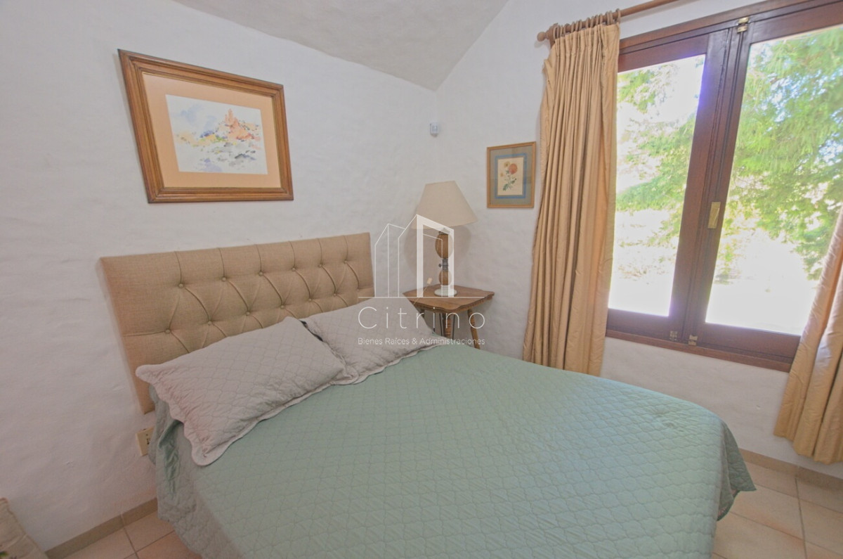 Casa ID.265 - Casa de 4 dormitorios con piscina climatizada en alquiler
