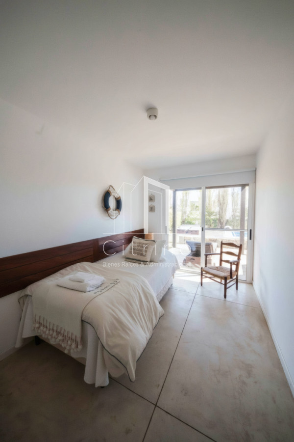 Casa ID.996 - Casa en venta - Punta Piedras