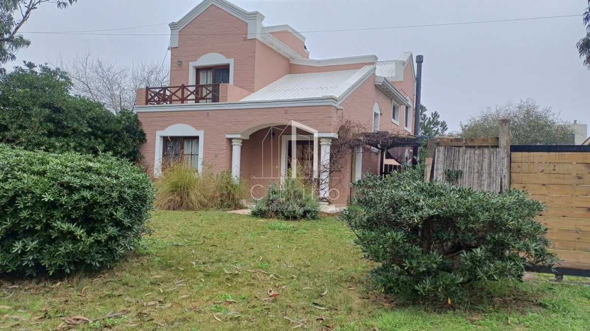 Casa ID.84 - Casa en alquiler 4 dormitorios con piscina en La Barra