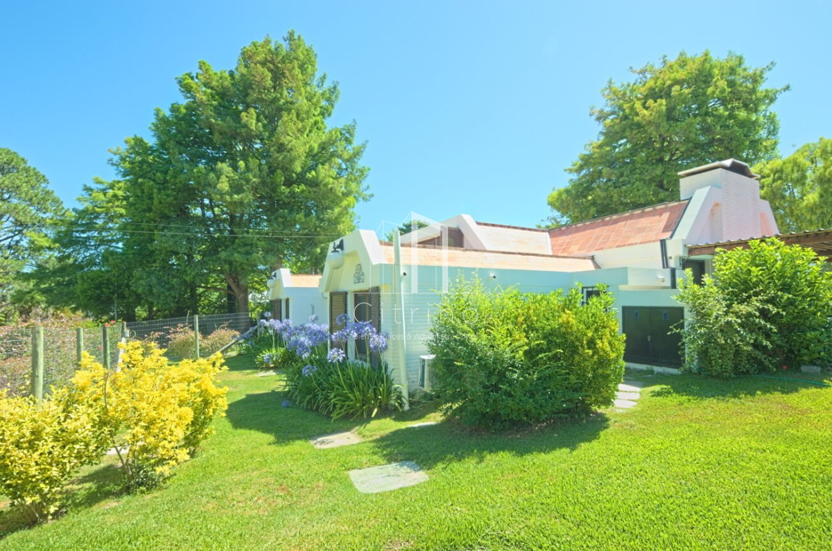 Casa ID.265 - Casa de 4 dormitorios con piscina climatizada en alquiler