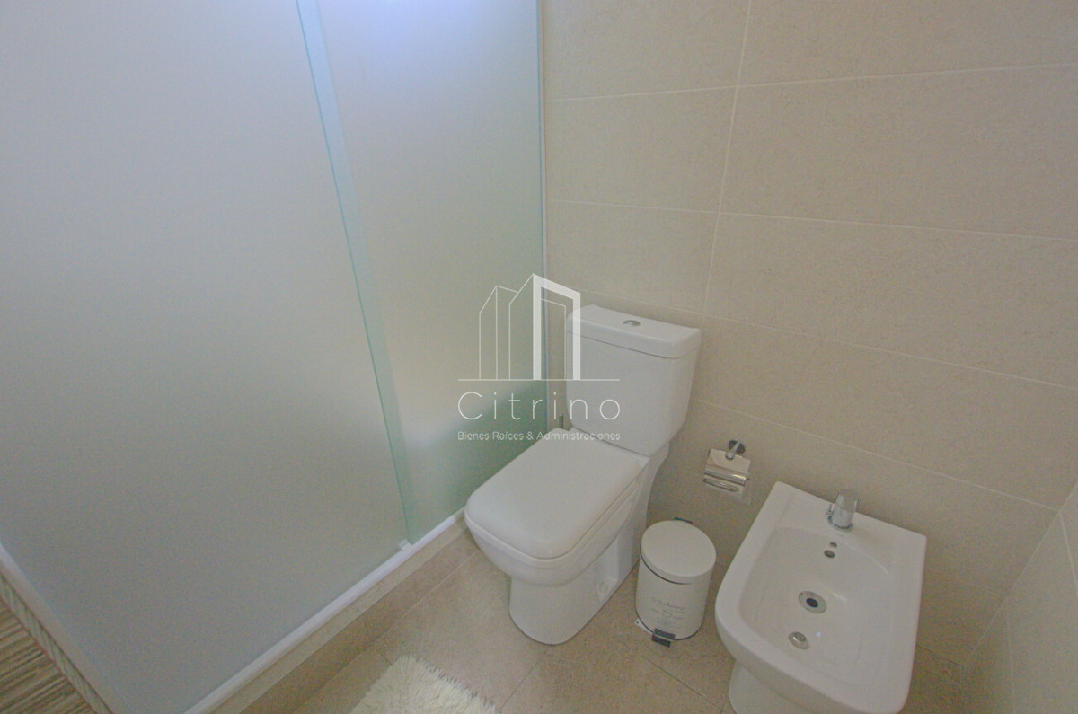 Casa ID.265 - Casa de 4 dormitorios con piscina climatizada en alquiler