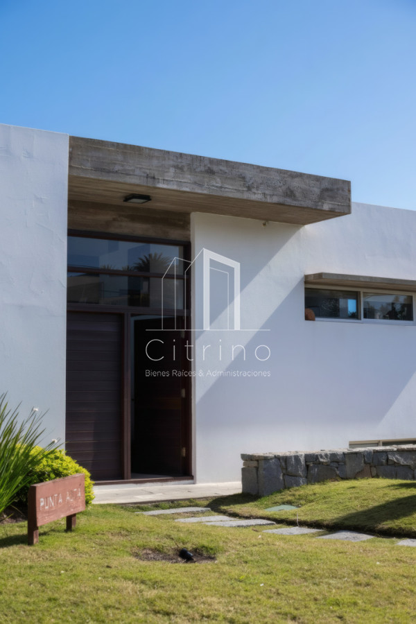 Casa ID.996 - Casa en venta - Punta Piedras