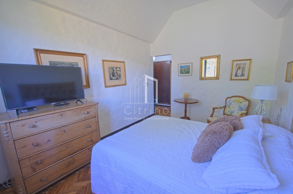 Casa ID.265 - Casa de 4 dormitorios con piscina climatizada en alquiler