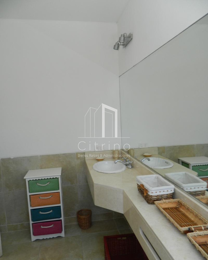 Casa ID.966 - Casa en alquiler 4 dormitorios La Barra