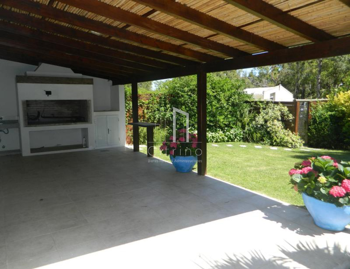 Casa ID.966 - Casa en alquiler 4 dormitorios La Barra