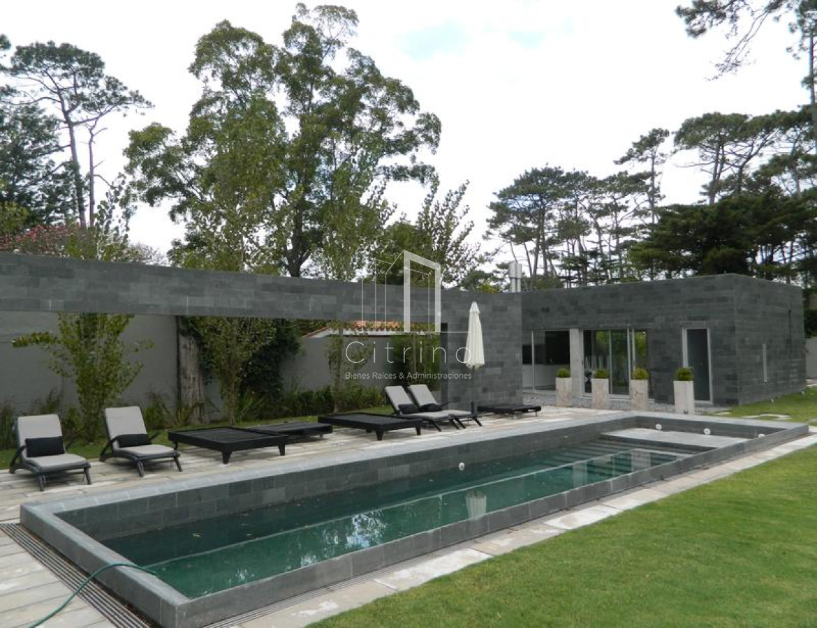 Apartamento ID.205 - Apartamento en alquiler anual 2 dormitorios con parrillero