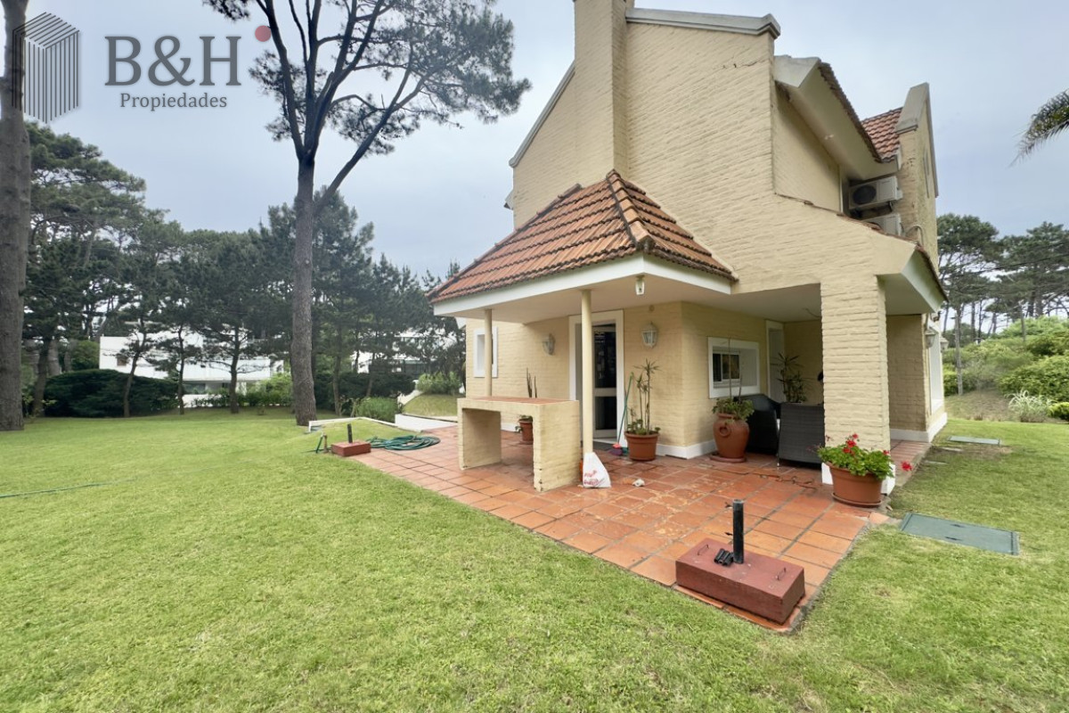 Casa ID.6222 - Casa de 3 dormitorios a la venta en Montoya