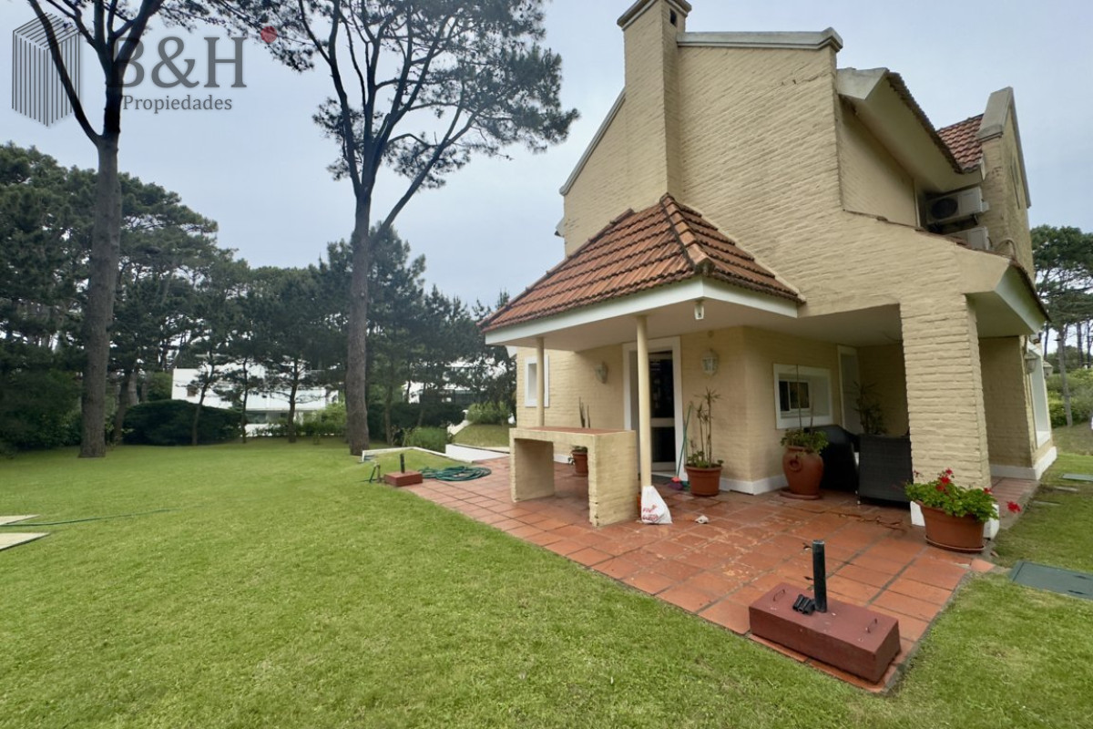 Casa ID.6222 - Casa de 3 dormitorios a la venta en Montoya