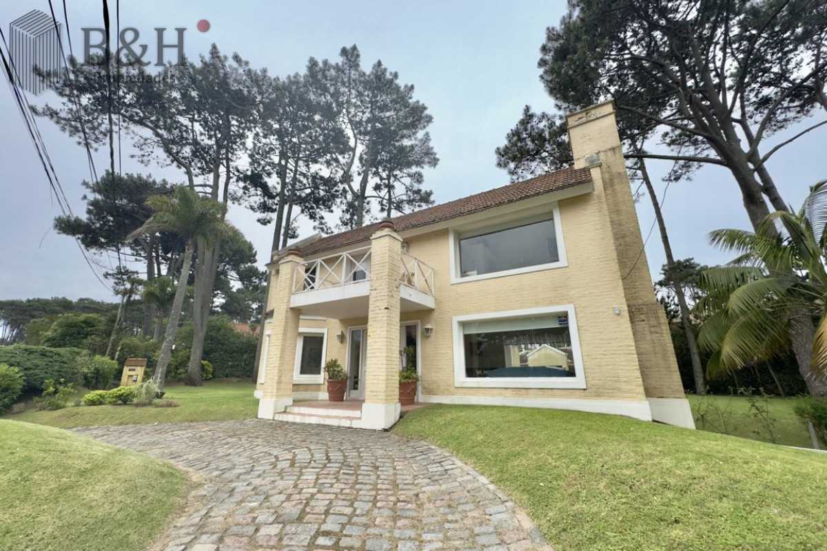 Casa ID.6222 - Casa de 3 dormitorios a la venta en Montoya