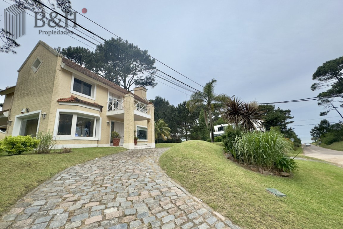 Casa ID.6222 - Casa de 3 dormitorios a la venta en Montoya