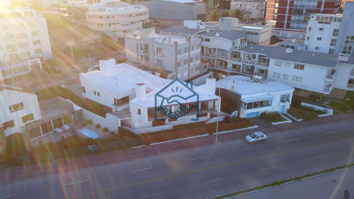 Casa ID.548/Casa-en-venta,-Punta-del-Este,-Península - Casa en venta, Punta del Este, Península