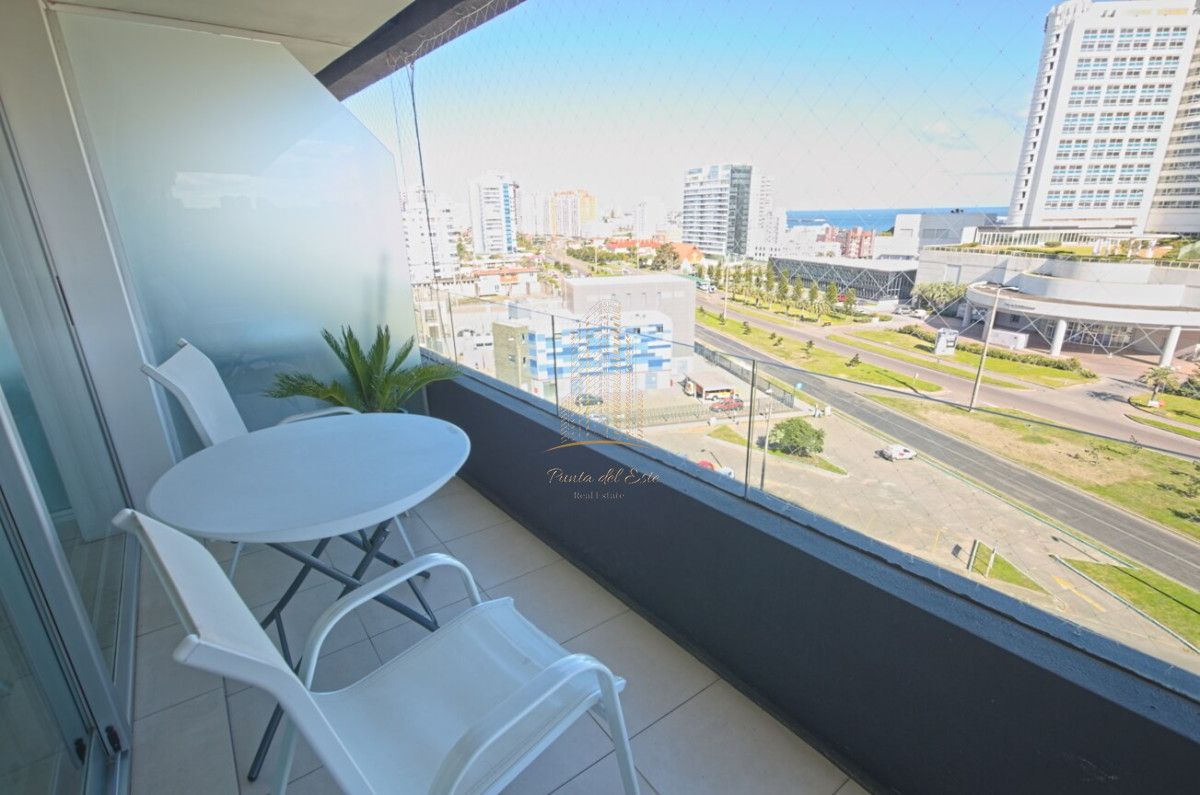 Apartamento ID.439 - Apartamento de tres dormitorios en alquiler Playa Mansa, Punta del Este