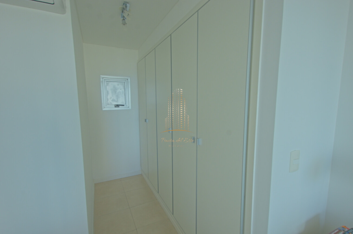 Apartamento ID.439 - Apartamento de tres dormitorios en alquiler Playa Mansa, Punta del Este