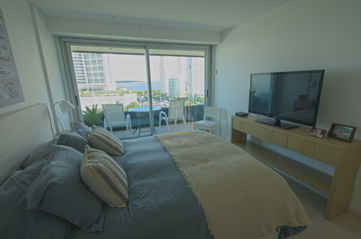 Apartamento ID.439 - Apartamento de tres dormitorios en alquiler Playa Mansa, Punta del Este