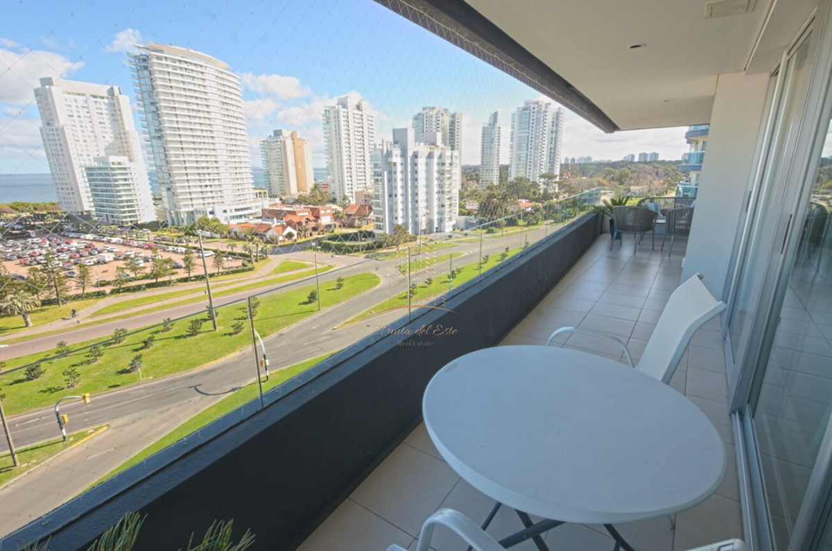 Apartamento ID.439 - Apartamento de tres dormitorios en alquiler Playa Mansa, Punta del Este