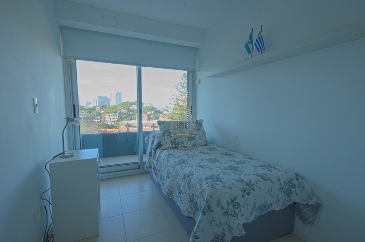 Apartamento ID.442 - Apartamento en venta 3 dormitorios en Playa Mansa, Punta del Este