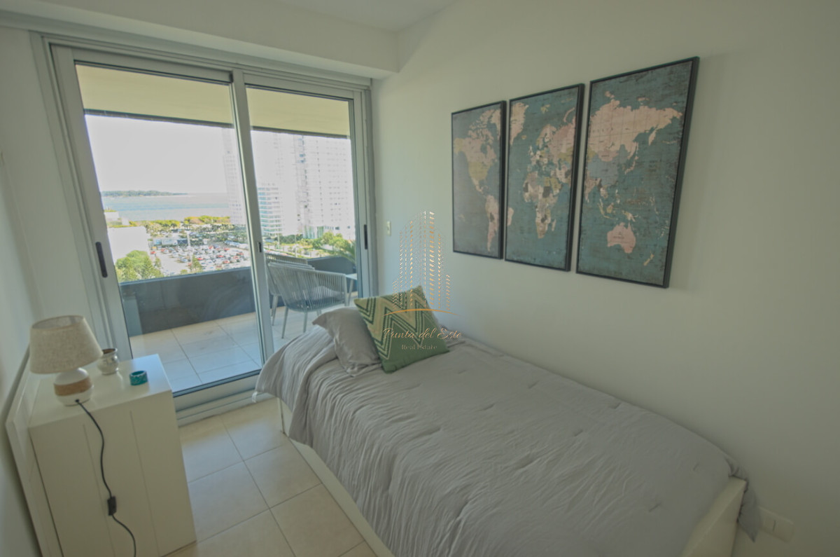 Apartamento ID.439 - Apartamento de tres dormitorios en alquiler Playa Mansa, Punta del Este