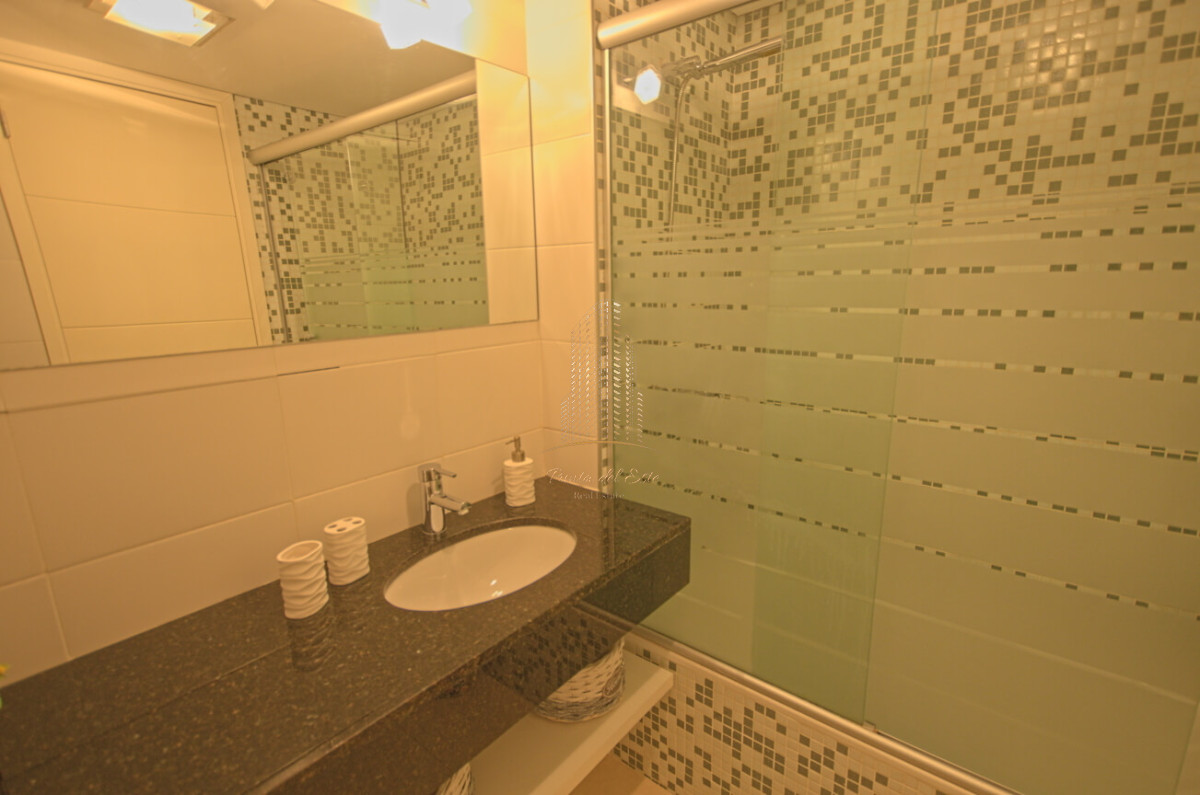 Apartamento ID.439 - Apartamento de tres dormitorios en alquiler Playa Mansa, Punta del Este