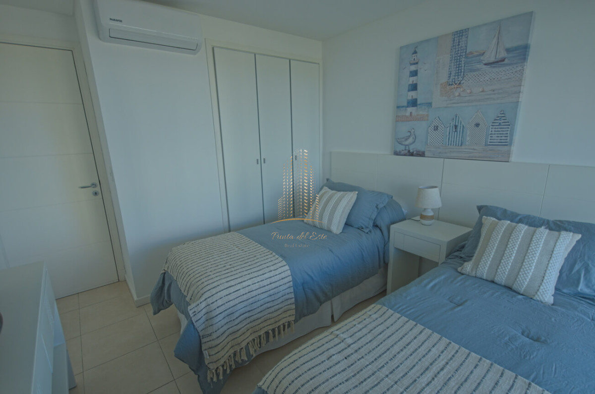 Apartamento ID.439 - Apartamento de tres dormitorios en alquiler Playa Mansa, Punta del Este