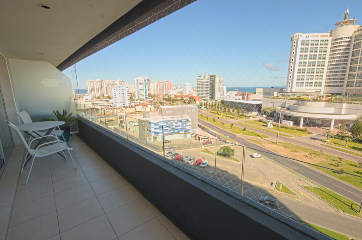 Apartamento ID.439 - Apartamento de tres dormitorios en alquiler Playa Mansa, Punta del Este