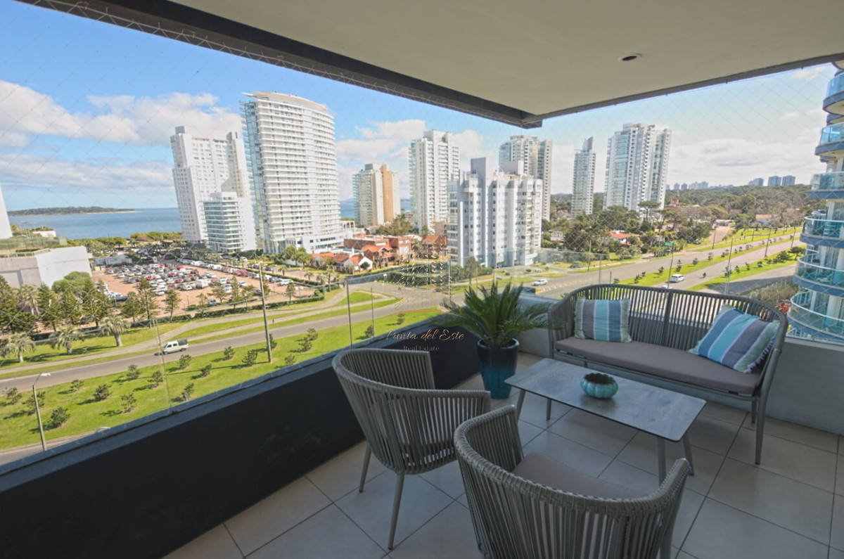 Apartamento ID.439 - Apartamento de tres dormitorios en alquiler Playa Mansa, Punta del Este