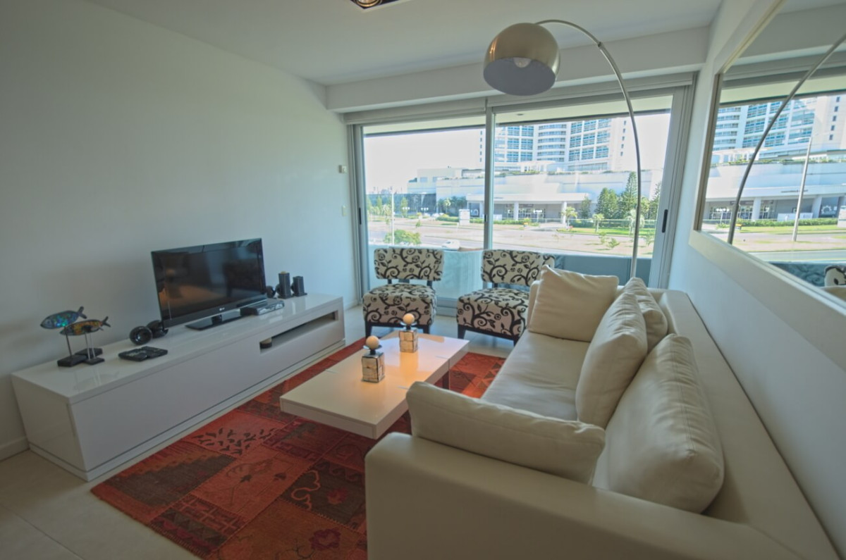 Apartamento en venta y alquiler, Playa Mansa, Punta del Este