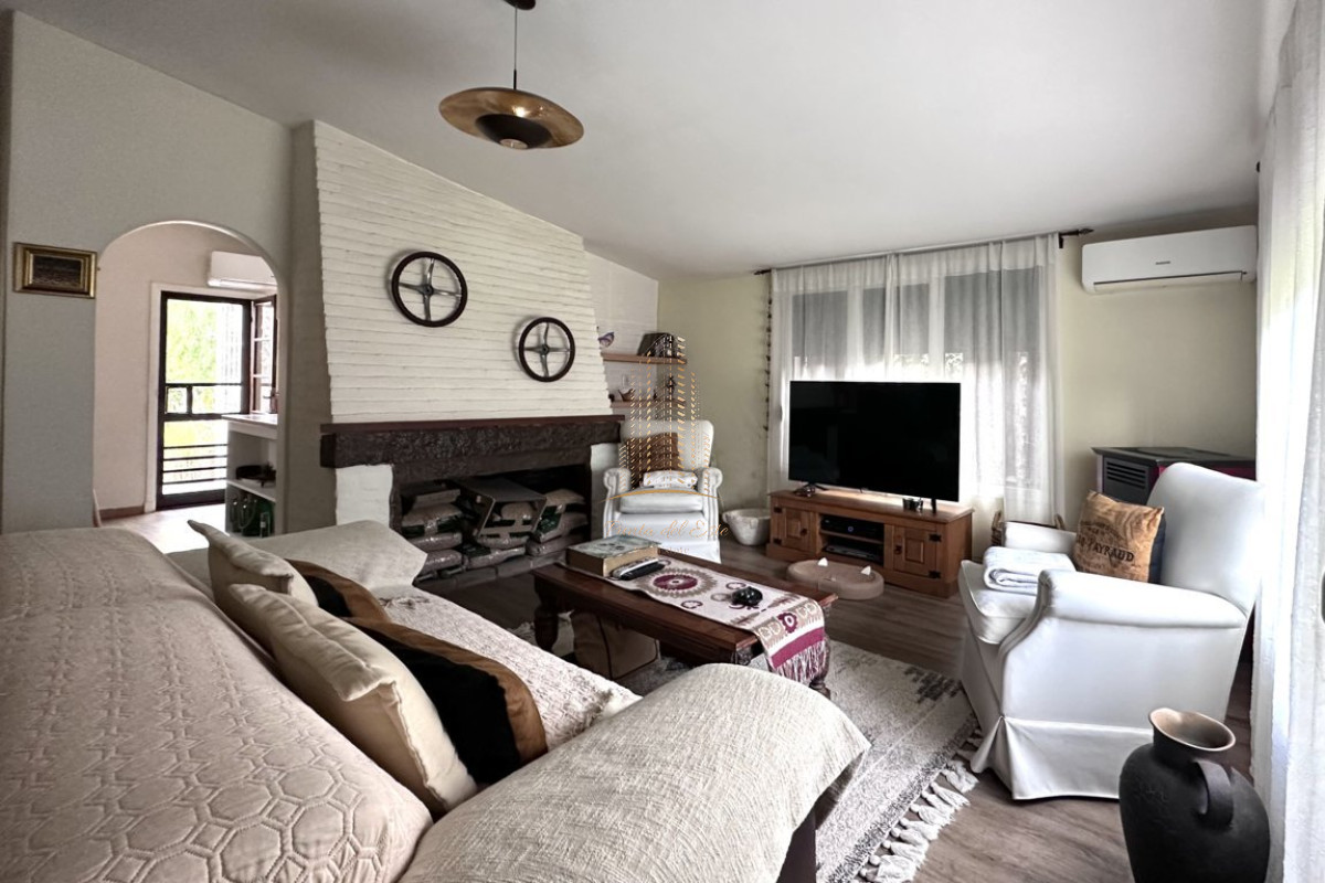 Casa ID.434 - Casa 2 dormitorios con piscina climatizada Mansa, Punta del Este